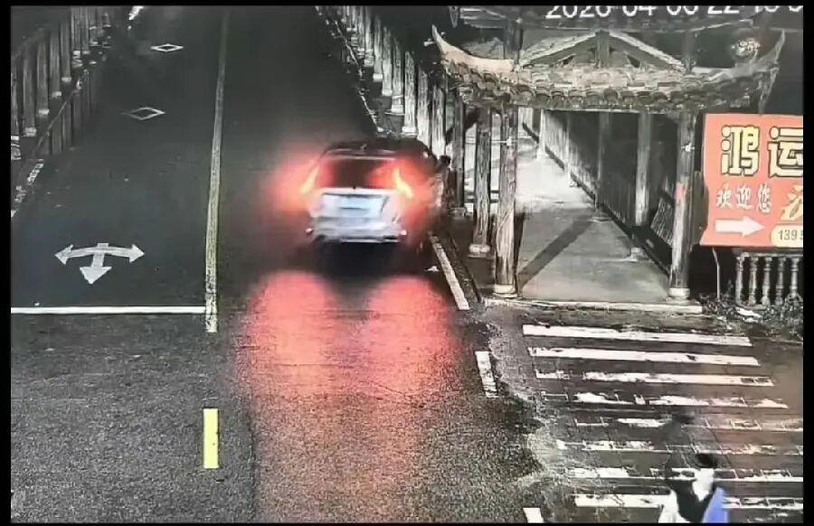 蜘蛛直播app下载-车坠河5人死亡真相曝光：新手女司机&amp;quot;赶鸭子上架&amp;quot;，丈夫问题更大